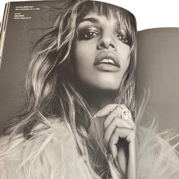 V Magazine Winona Ryder Mario Testino Cindy Crawford - Picture 4 of 8